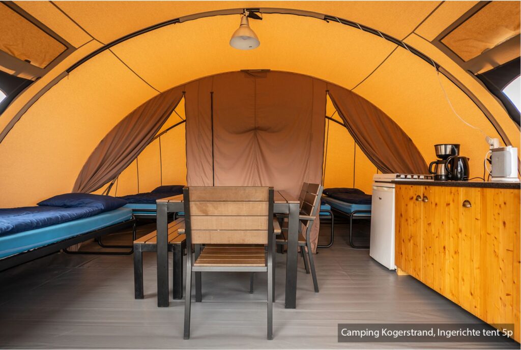 Camping Kogerstrand ingerichte tent binnen