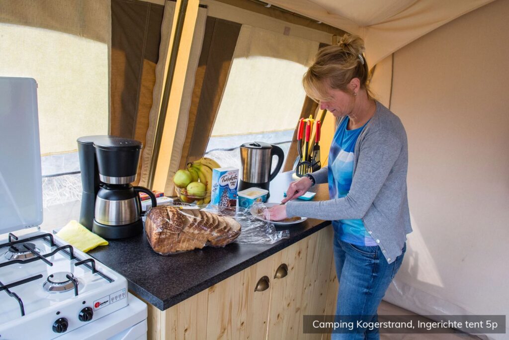 Camping Kogerstrand ingerichte tent keuken